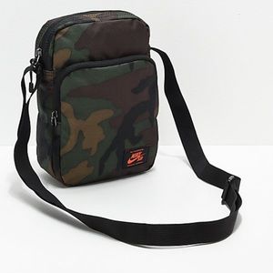 Nike SB Heritage Iguana Green Camo Shoulder Bag